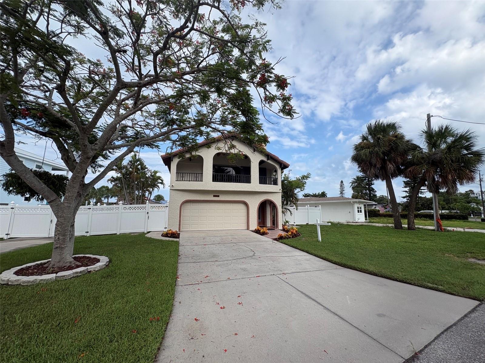 15810 REDINGTON DR — photo 43