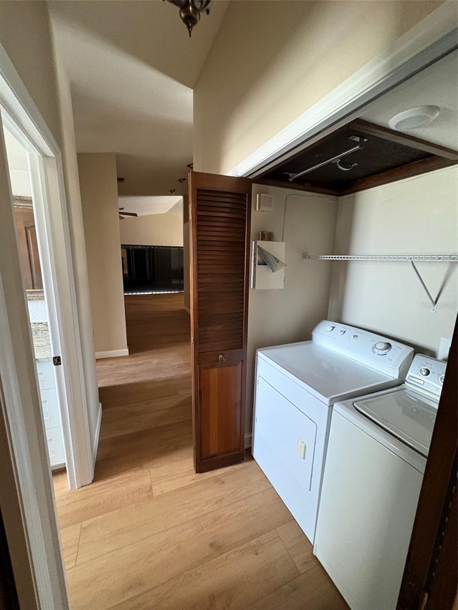 15810 REDINGTON DR — photo 31