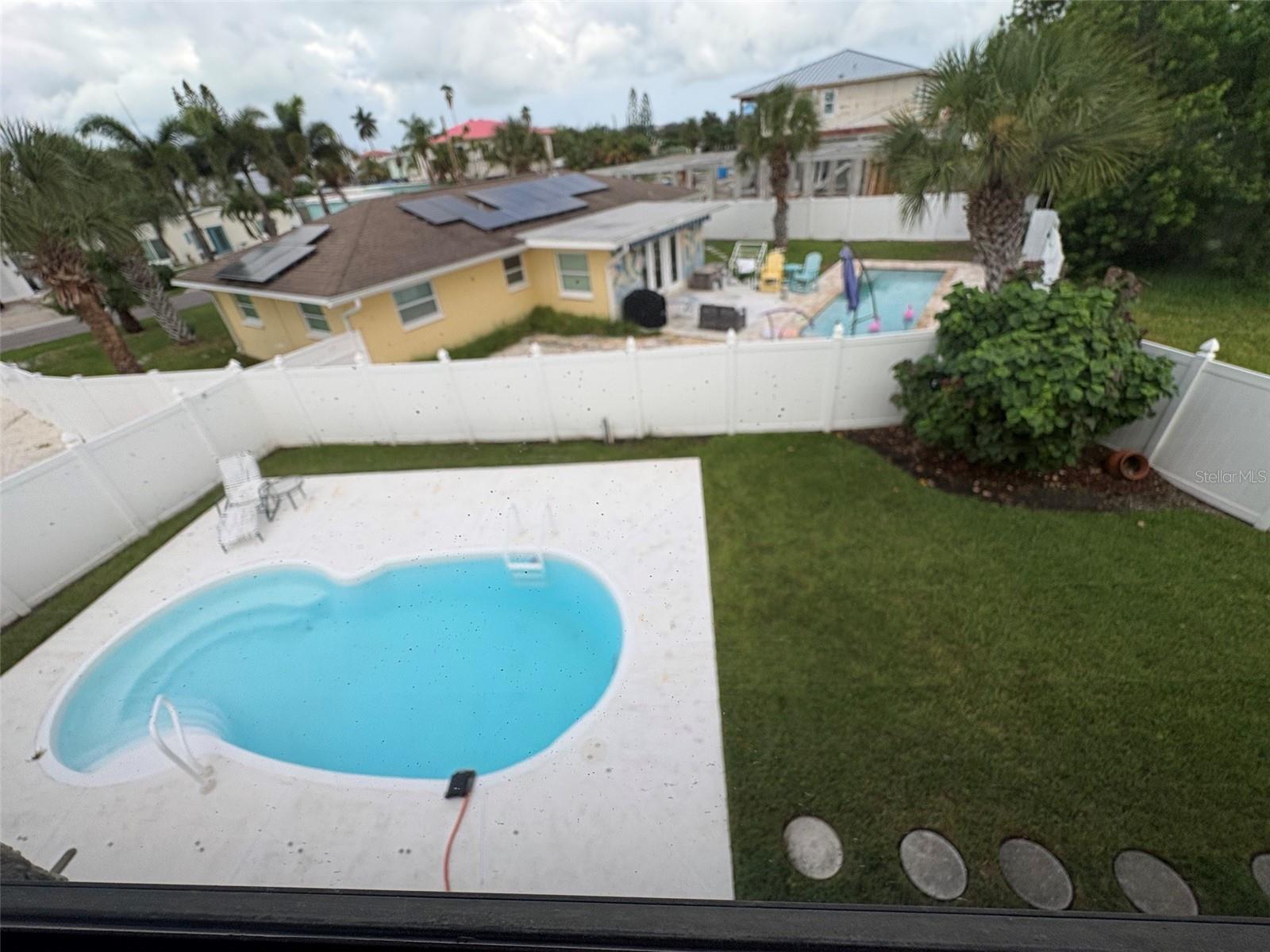 15810 REDINGTON DR — photo 38