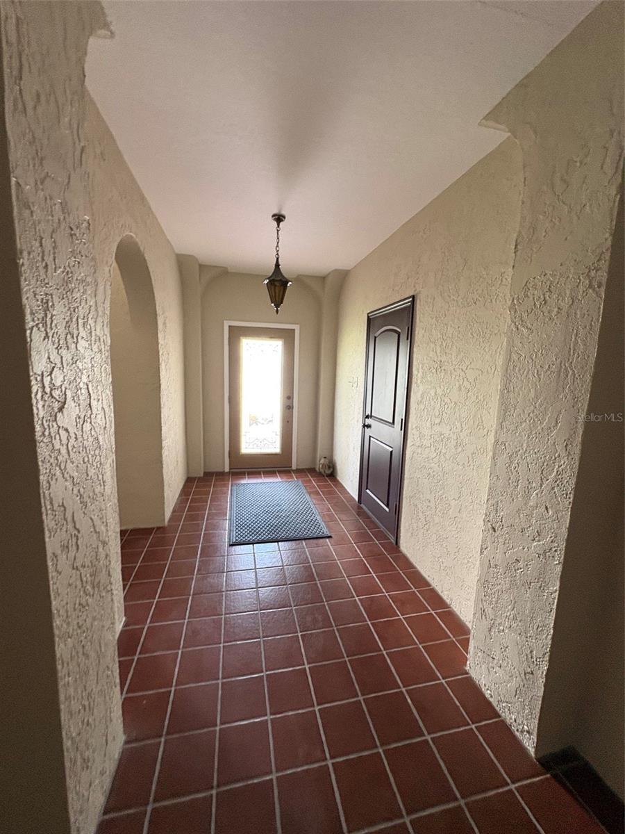 15810 REDINGTON DR — photo 6