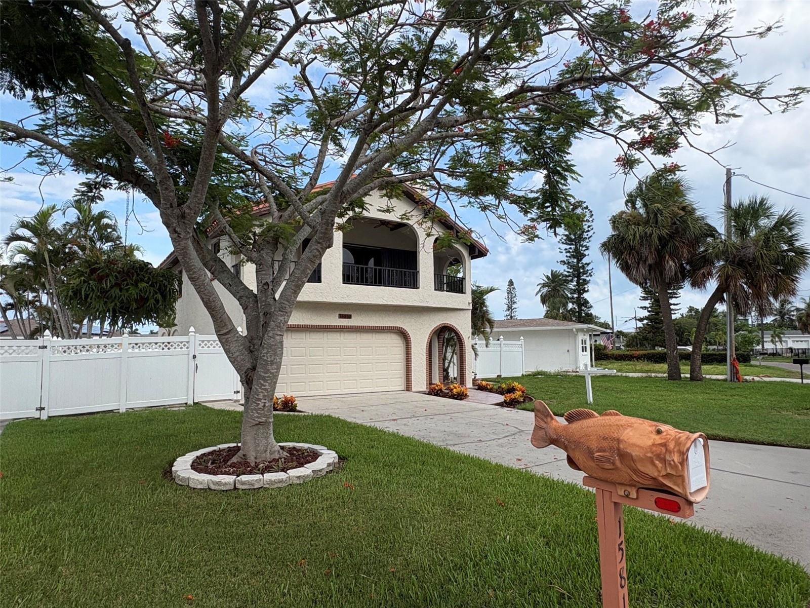15810 REDINGTON DR — photo 42