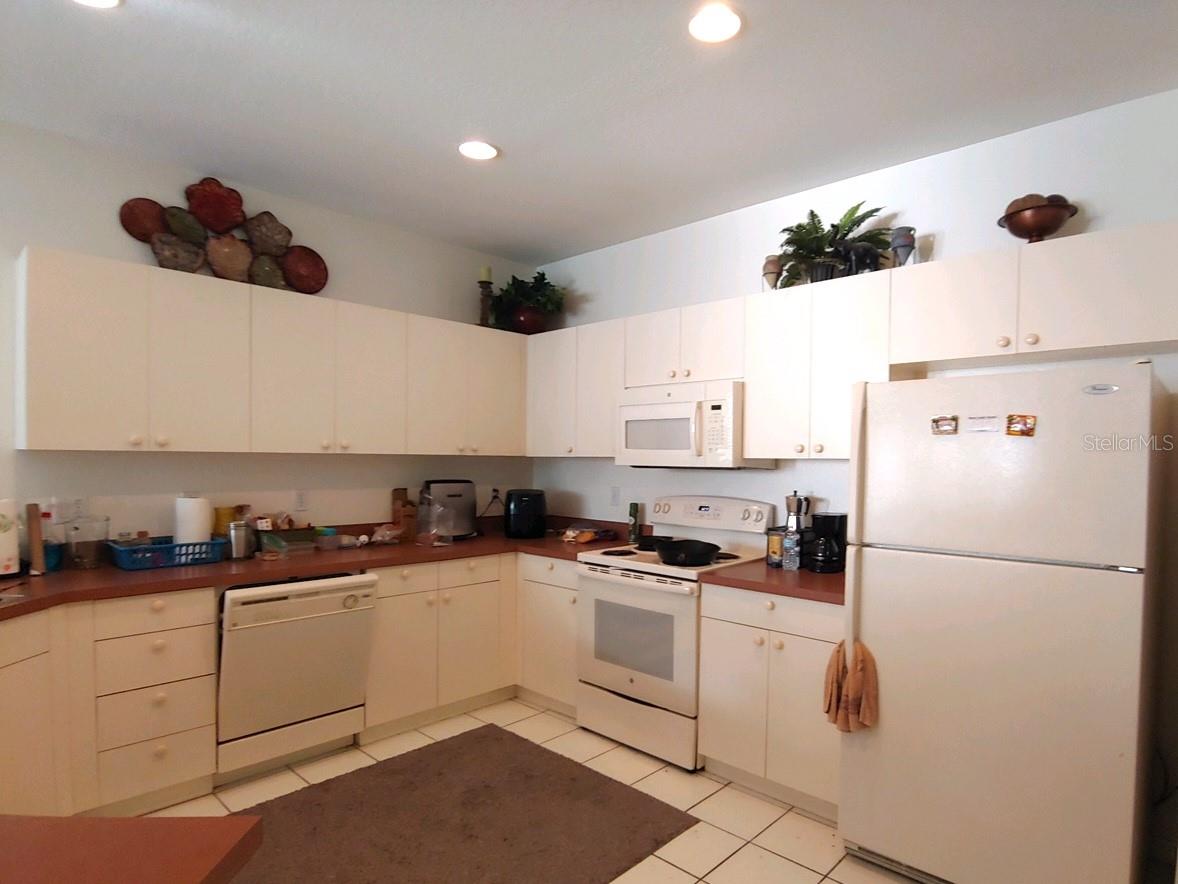 412 W 28TH ST #0 — photo 3