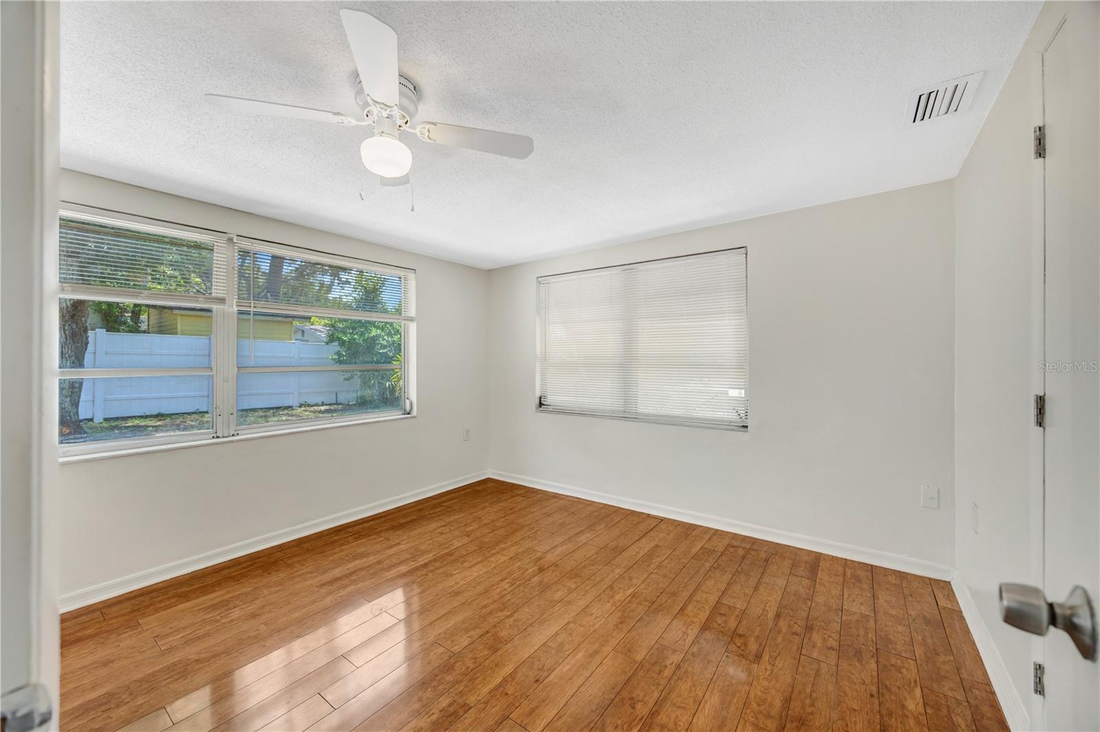 7804 NIAGARA DR — photo 7