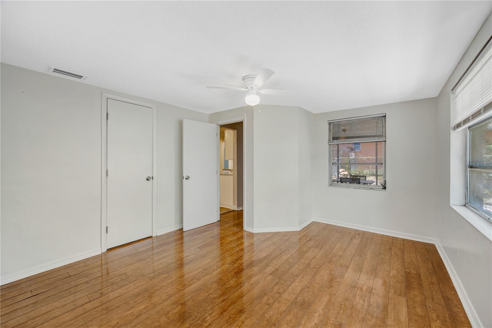 7804 NIAGARA DR — photo 8