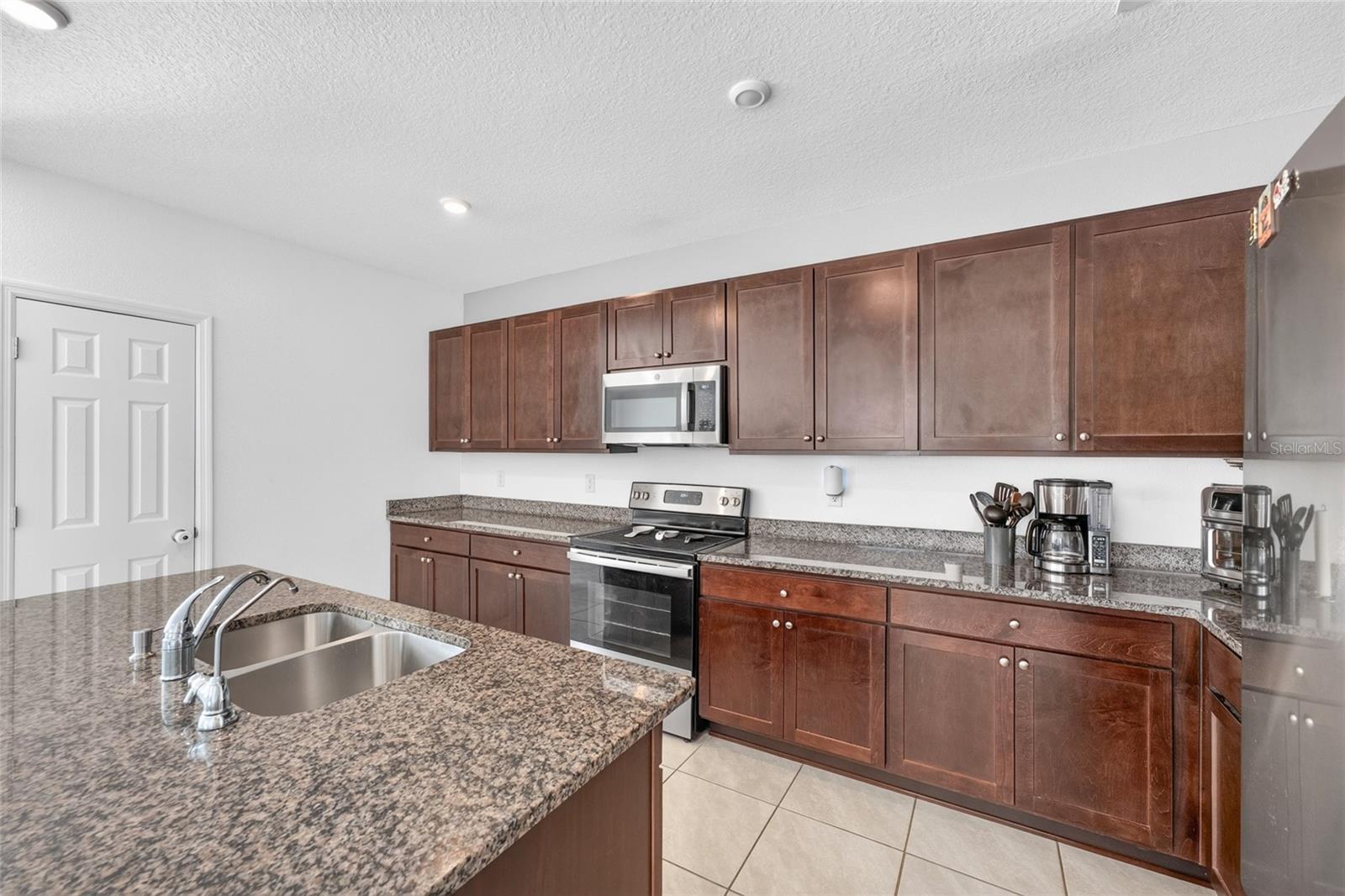 6938 SHELBY LYNN WAY — photo 31