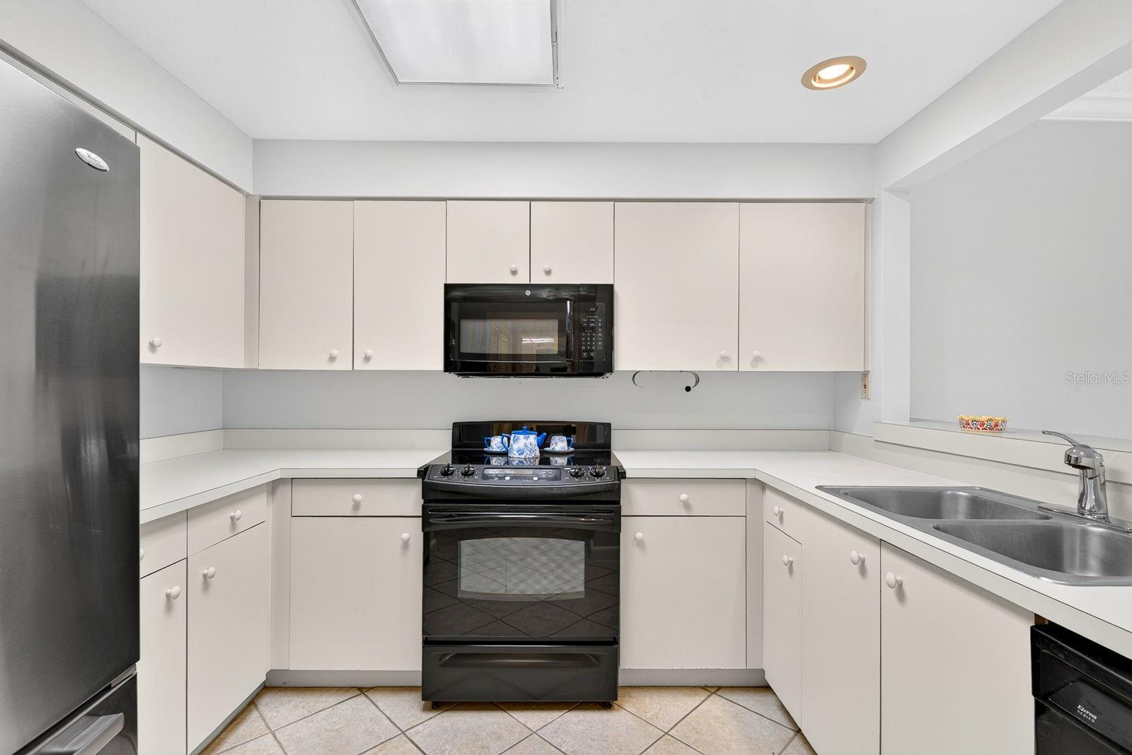 3731 SARASOTA SQUARE BLVD #205D — photo 10