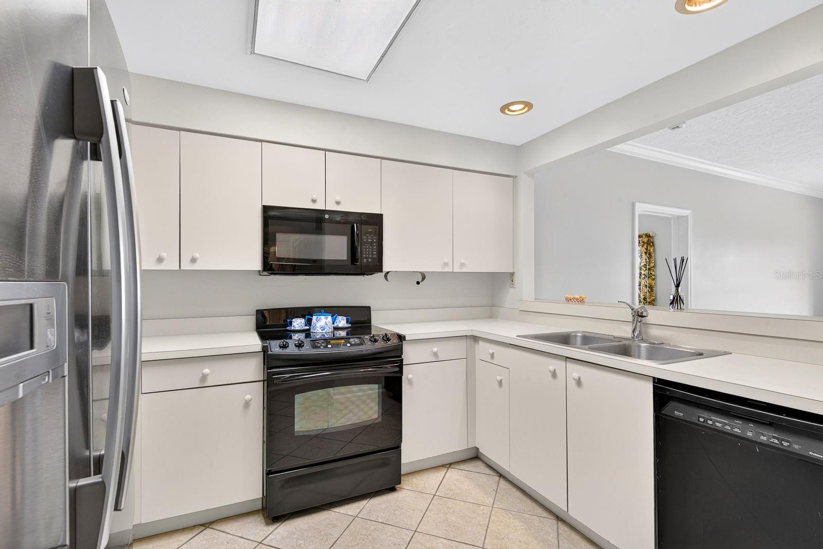 3731 SARASOTA SQUARE BLVD #205D — photo 11