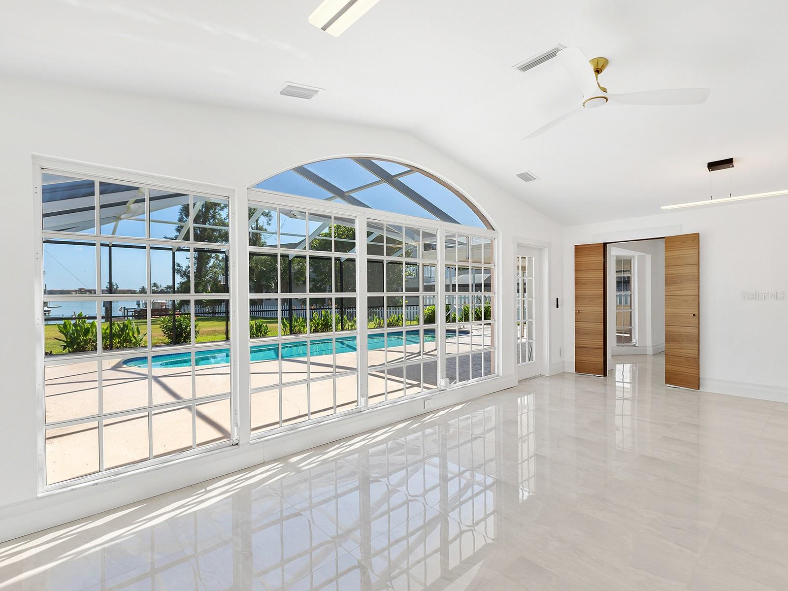 396 BAYSHORE DR — photo 20