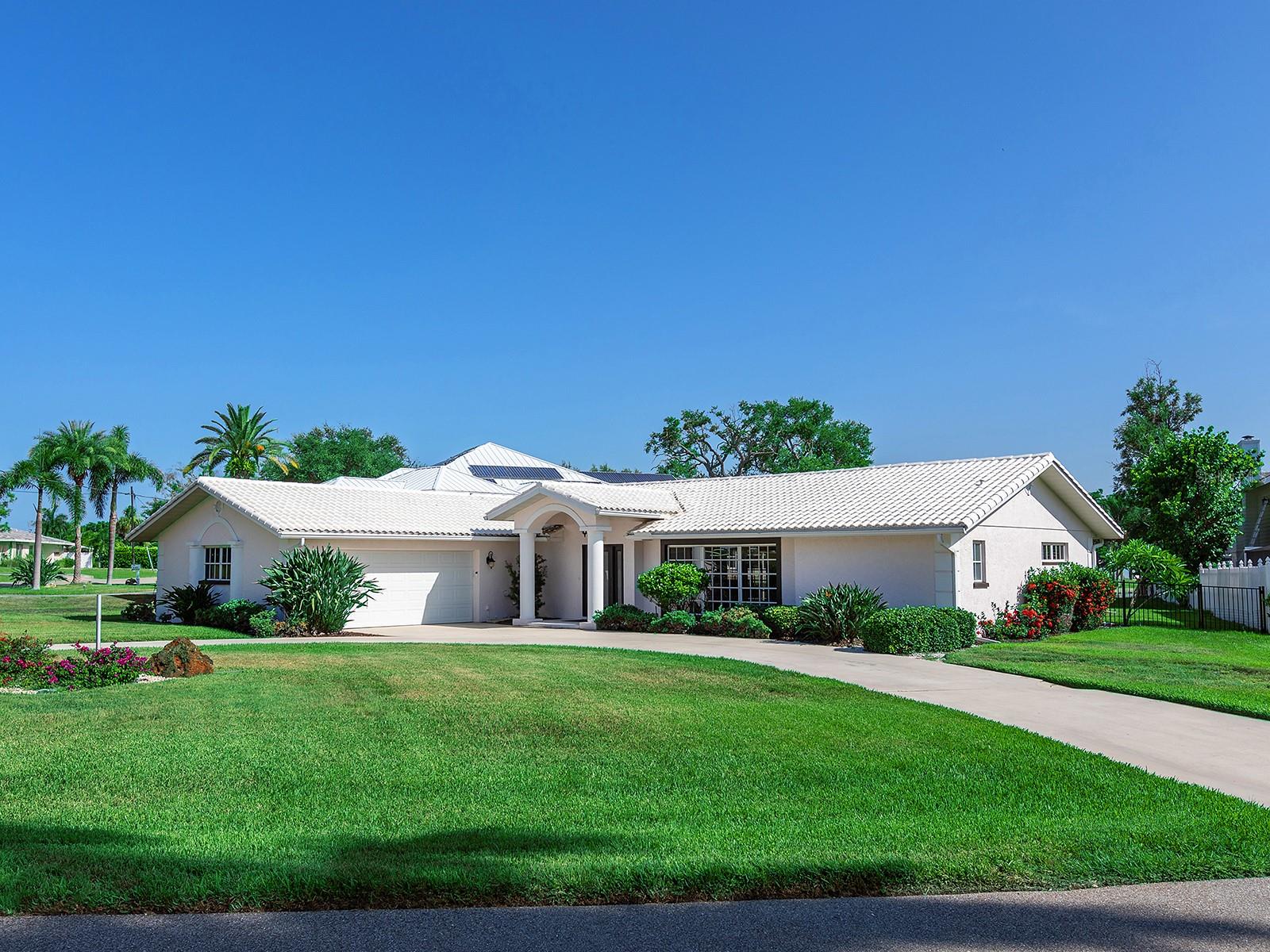 396 BAYSHORE DR — photo 2