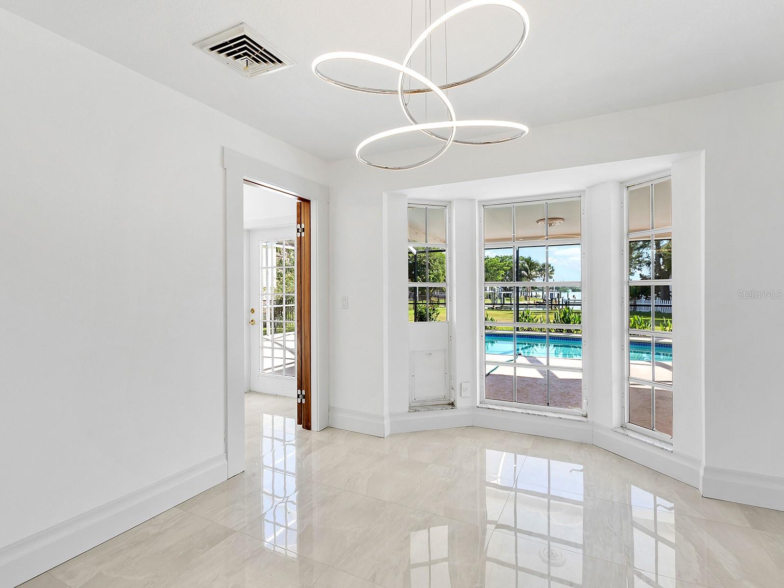 396 BAYSHORE DR — photo 12