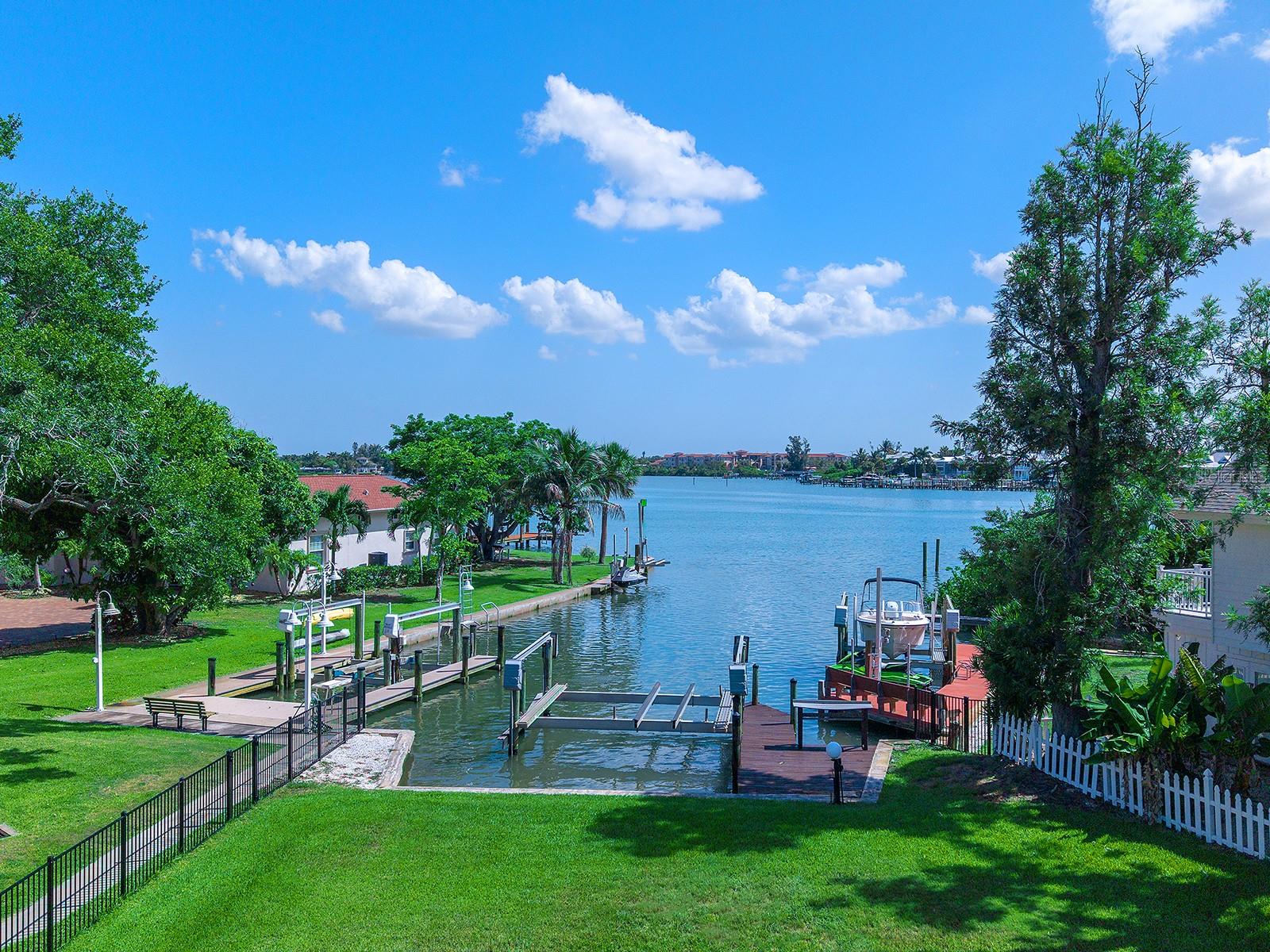 396 BAYSHORE DR — photo 25