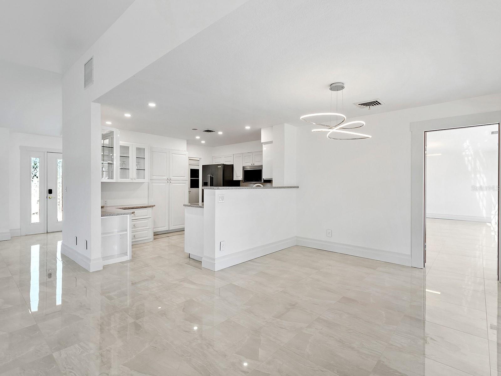396 BAYSHORE DR — photo 13