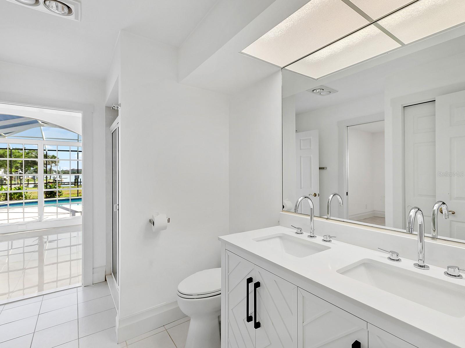 396 BAYSHORE DR — photo 22