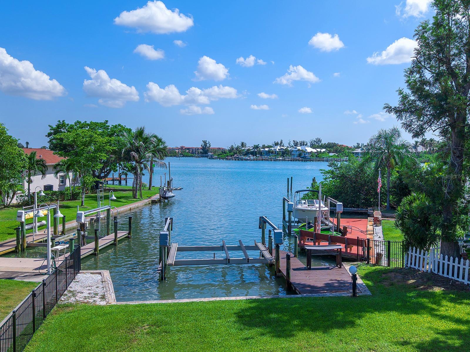 396 BAYSHORE DR — photo 10