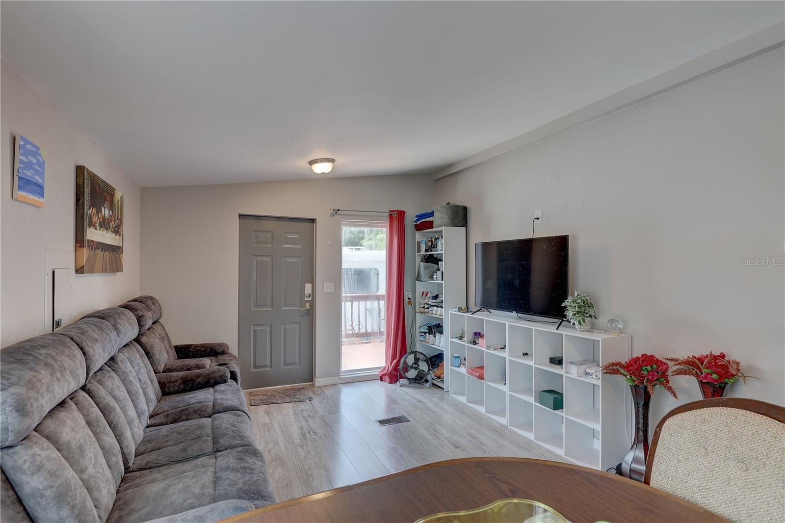 9501 ESTELLE ST — photo 41
