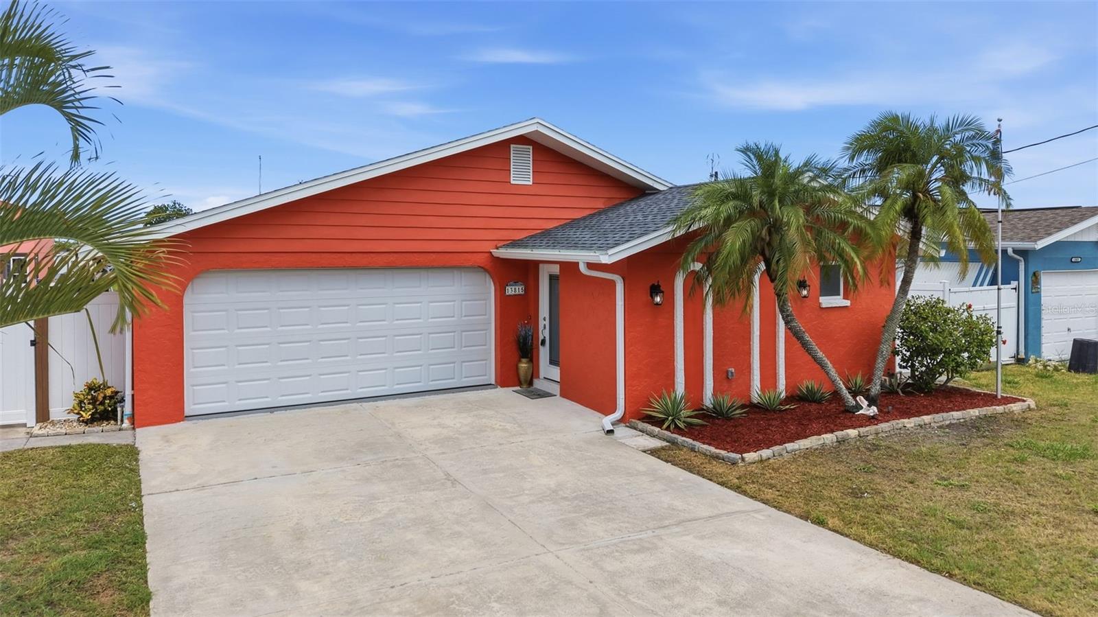 13815 PLUMOSA AVE — photo 33