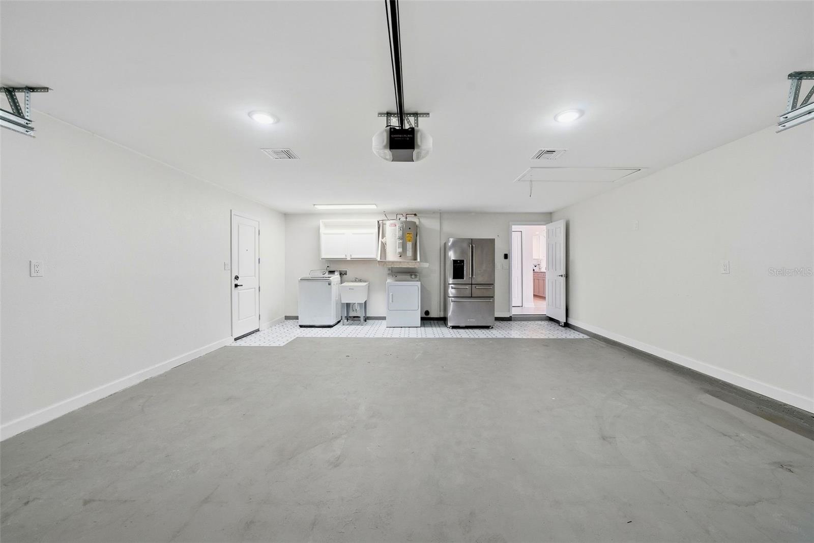 13815 PLUMOSA AVE — photo 26