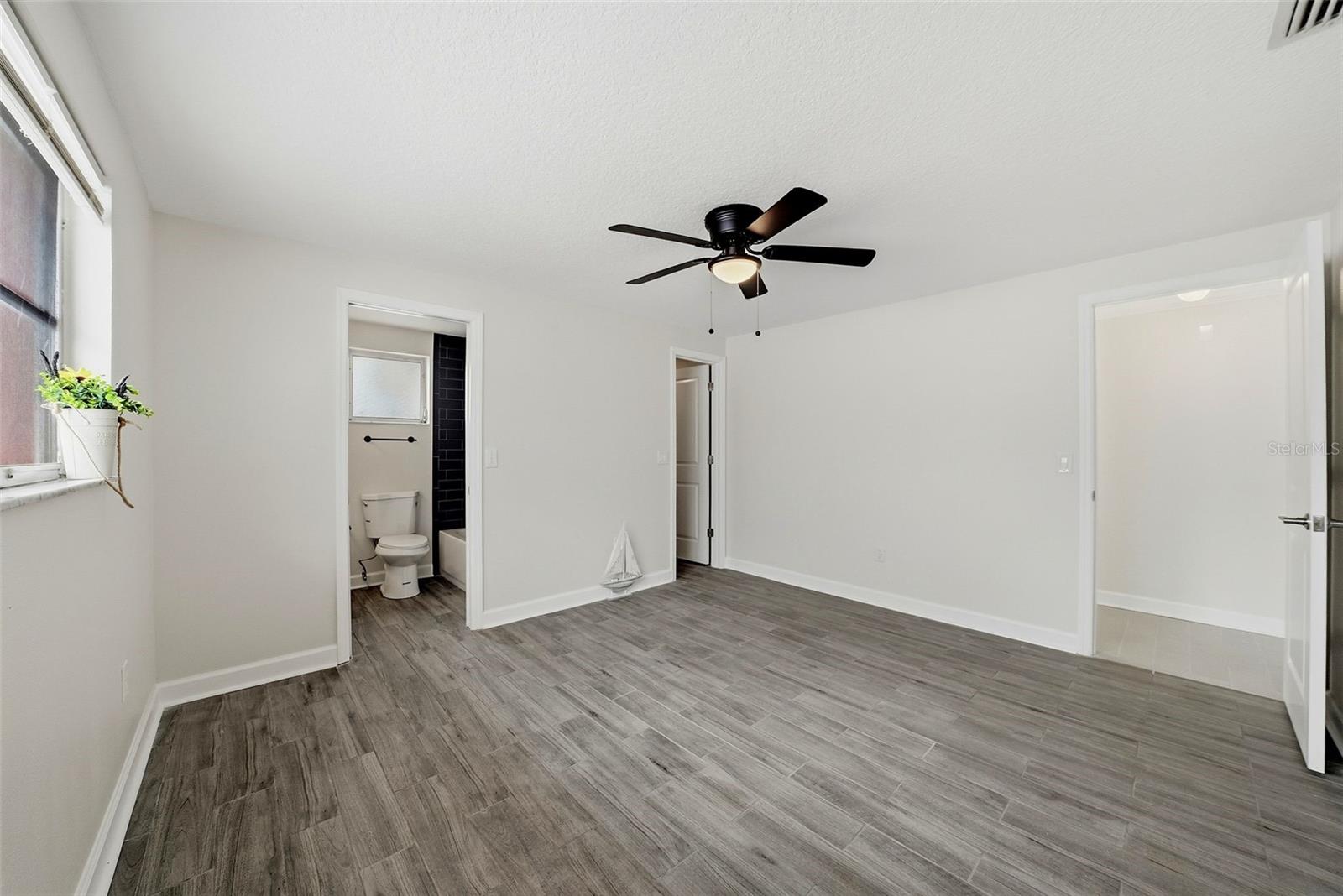 13815 PLUMOSA AVE — photo 16