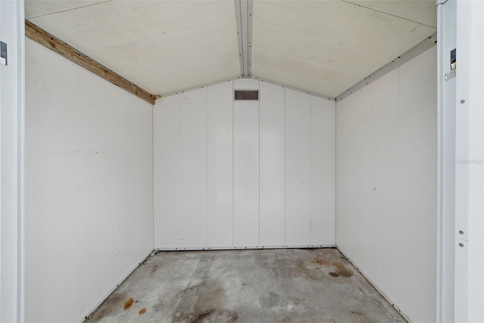 13815 PLUMOSA AVE — photo 31