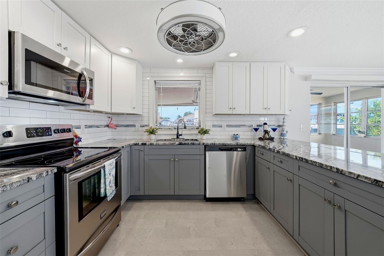 13815 PLUMOSA AVE — photo 13