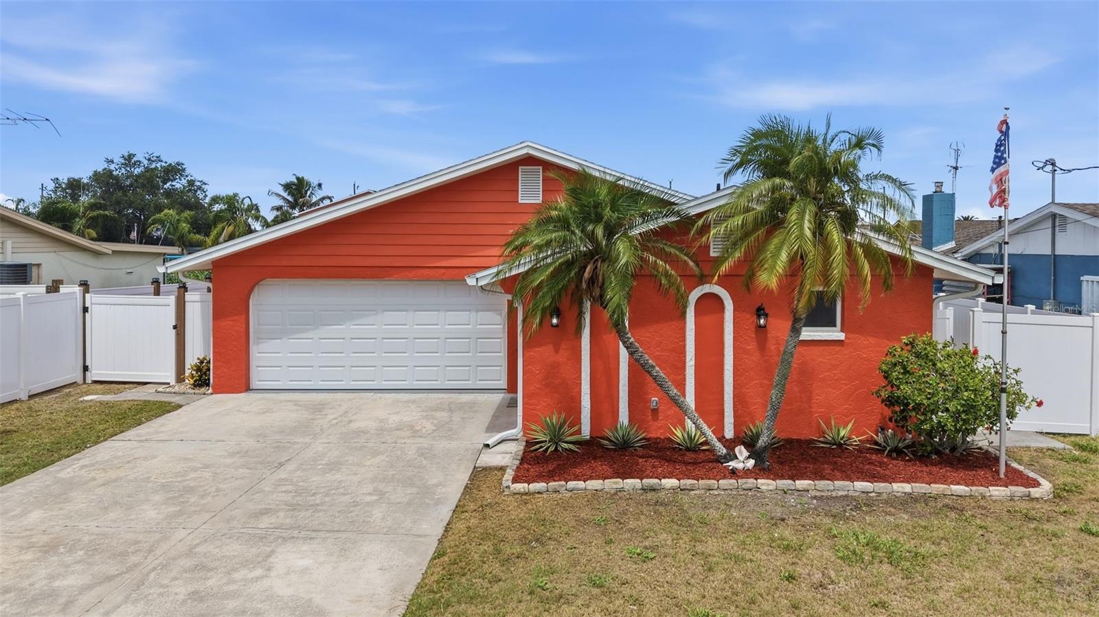 13815 PLUMOSA AVE — photo 34