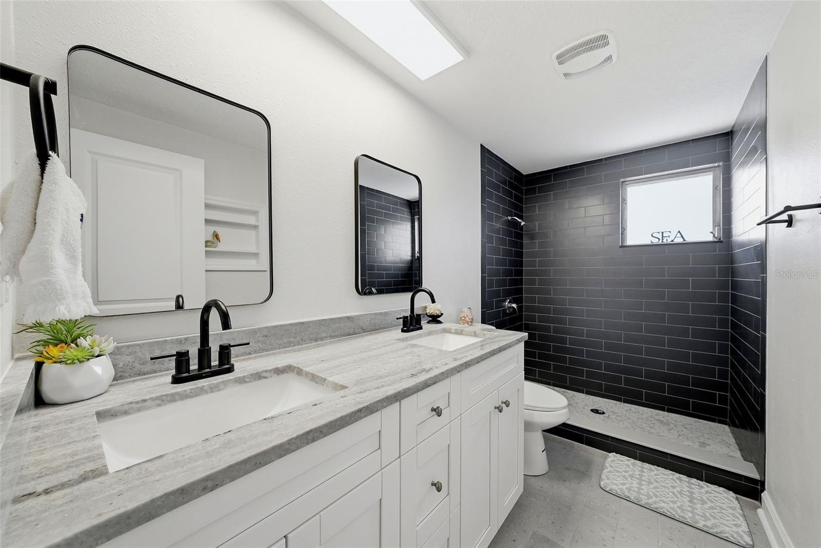 13815 PLUMOSA AVE — photo 23