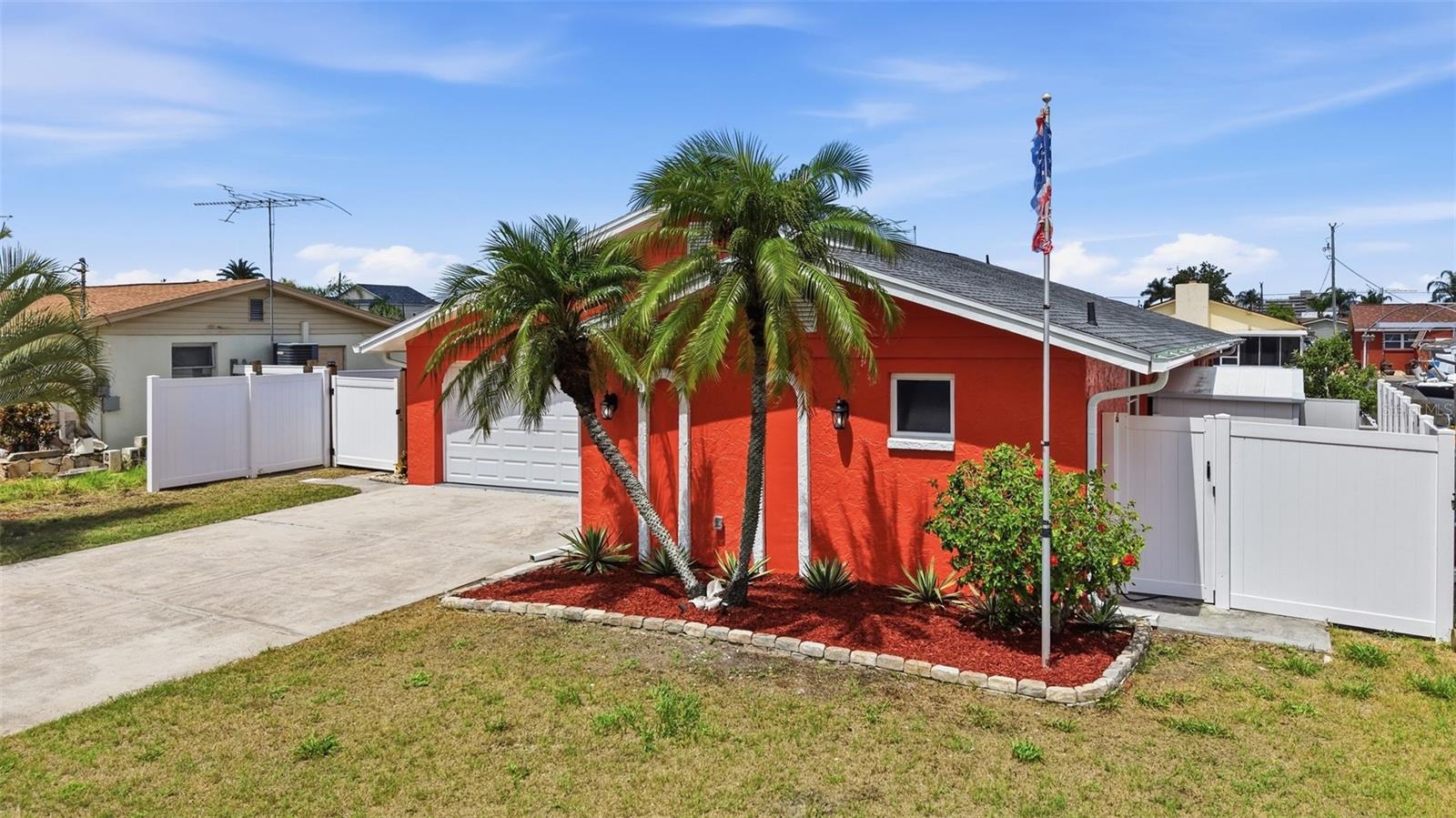13815 PLUMOSA AVE — photo 35