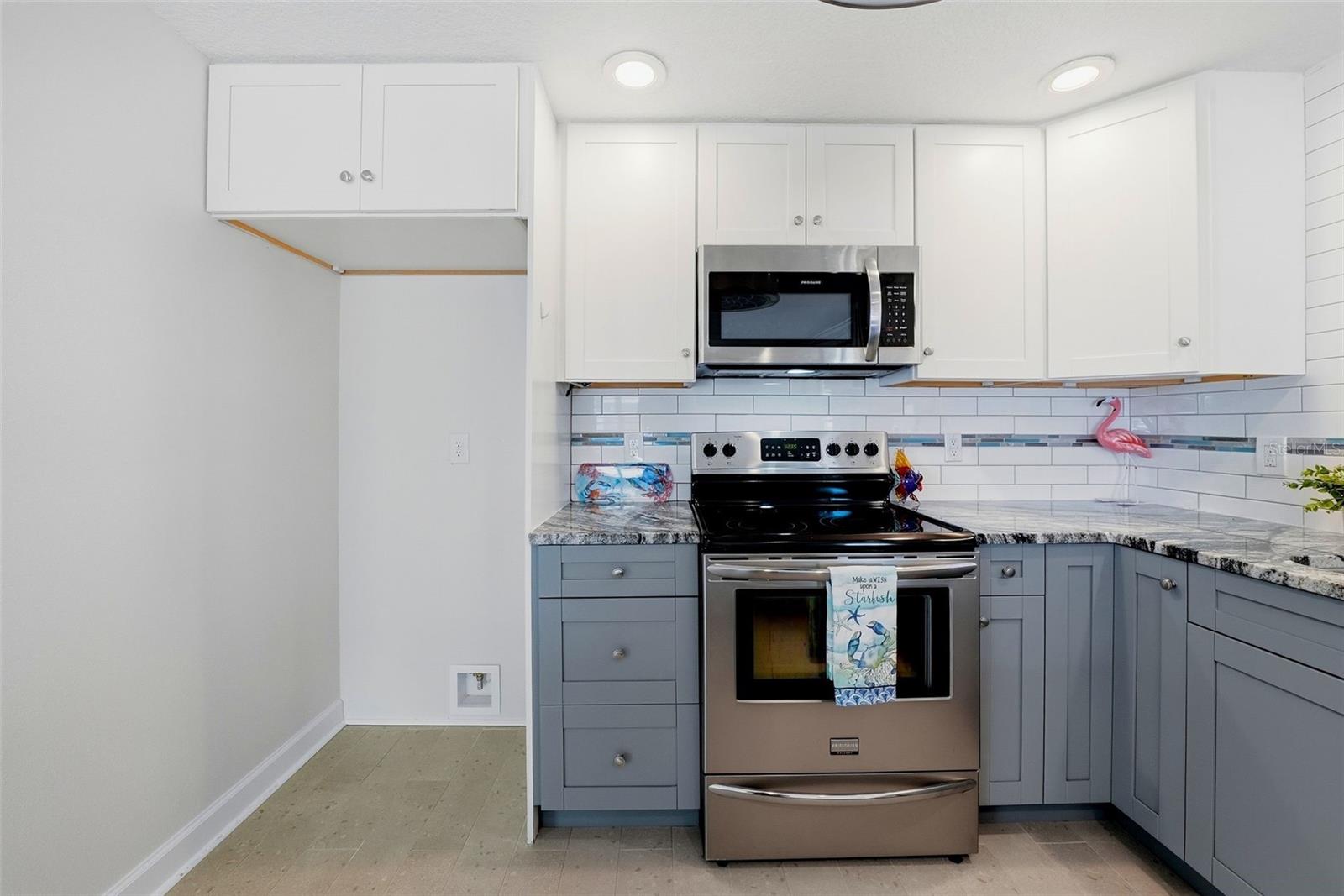 13815 PLUMOSA AVE — photo 14
