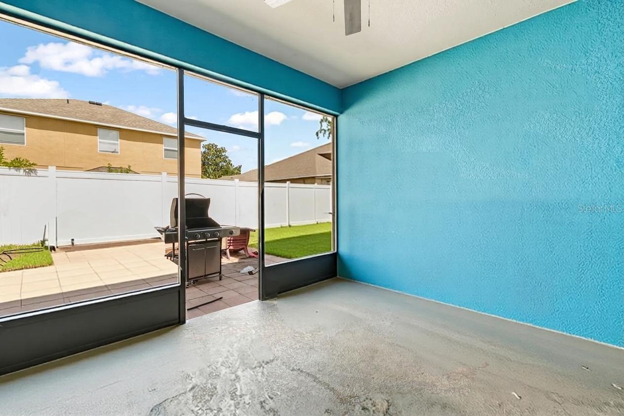 444 YORK DALE DR — photo 23