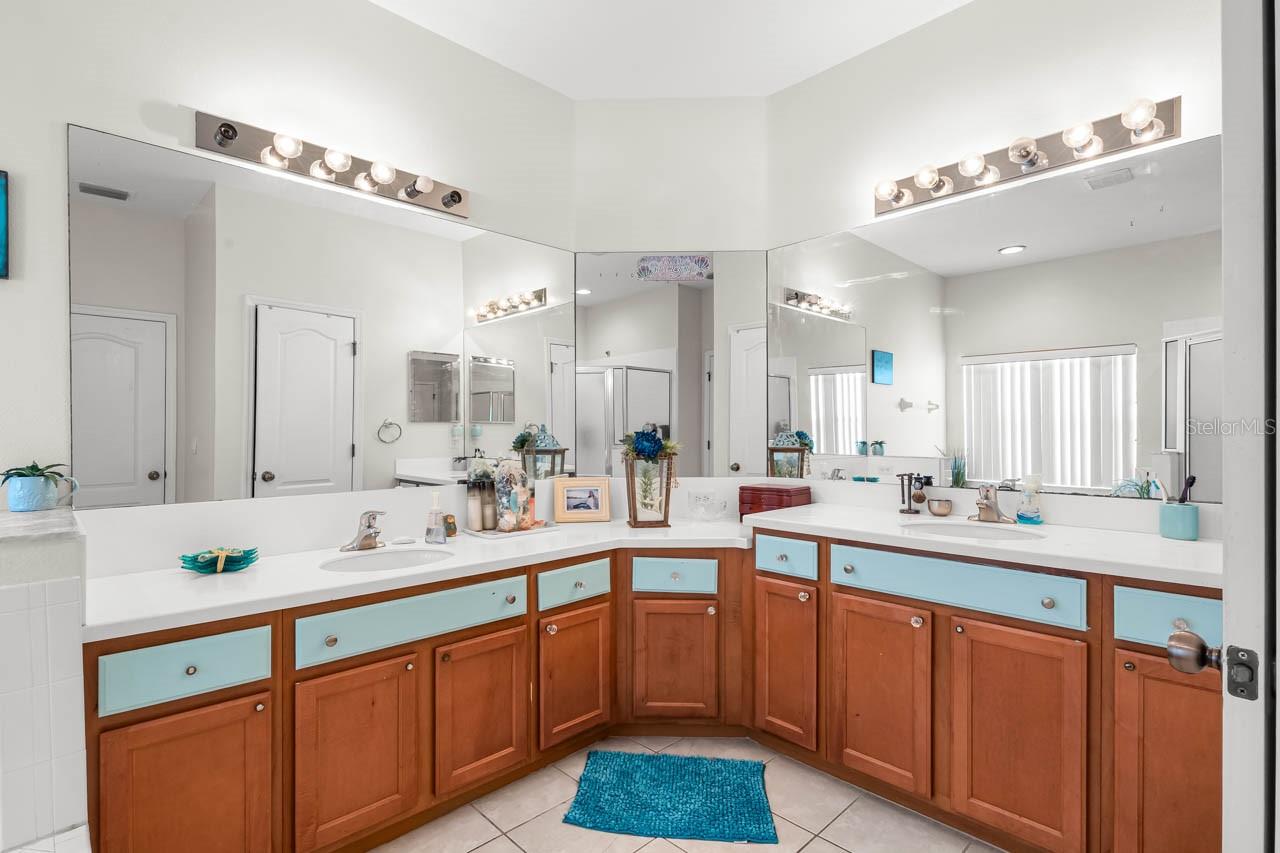 444 YORK DALE DR — photo 18