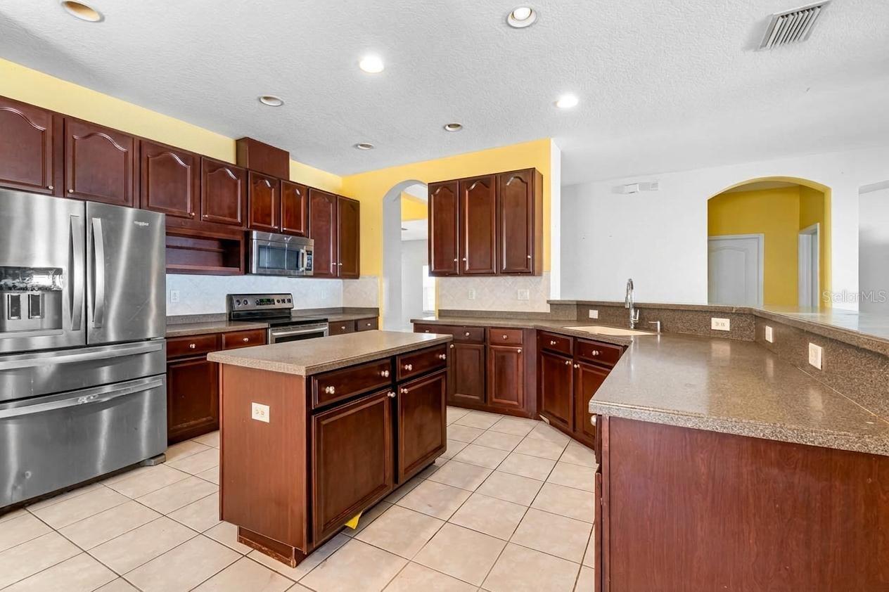 444 YORK DALE DR — photo 9