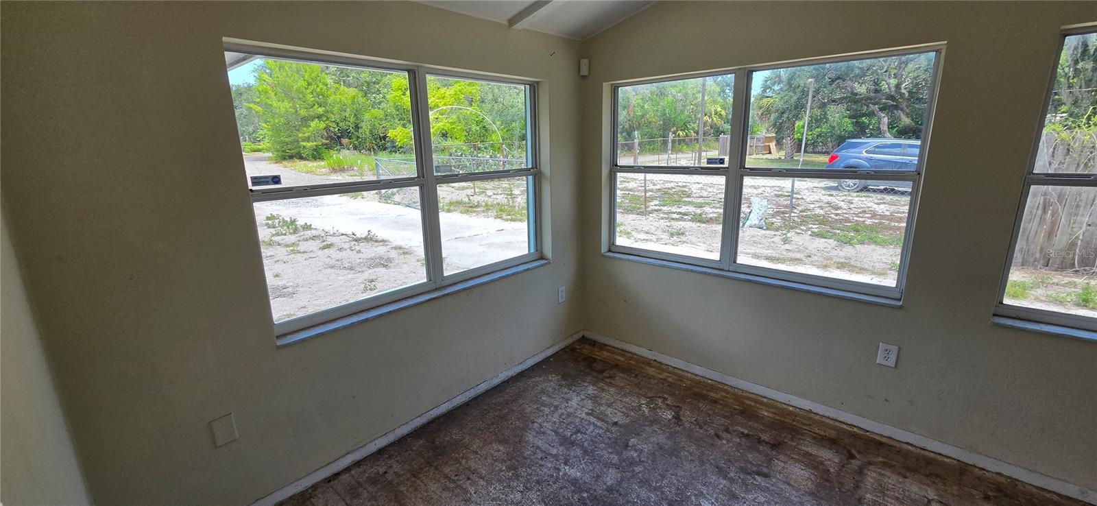 8944 MARIGOLD DR — photo 22