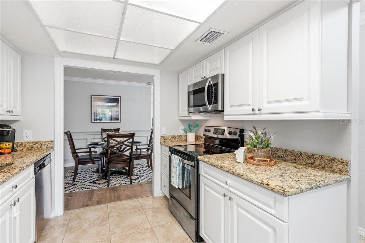 4540 BEE RIDGE RD #Villa 1 — photo 8