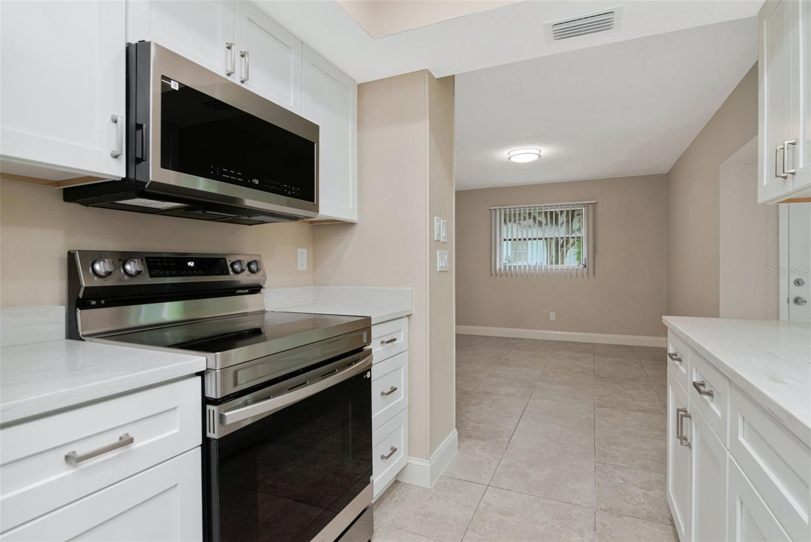2958 DUNDEE DR — photo 15