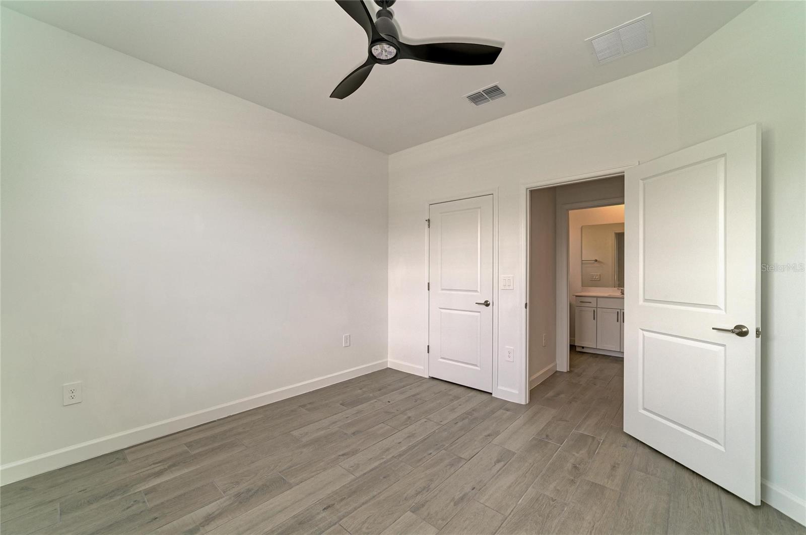 15045 SERENE SHORES LOOP — photo 43