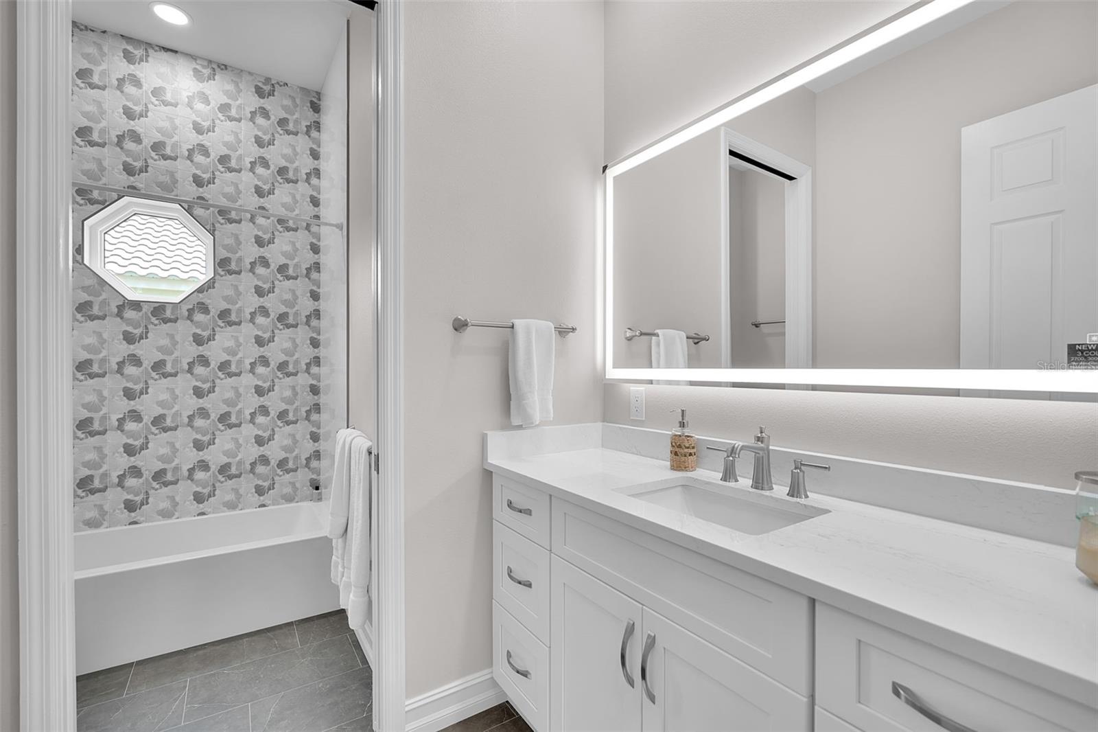 8986 BLOOMFIELD BLVD — photo 30
