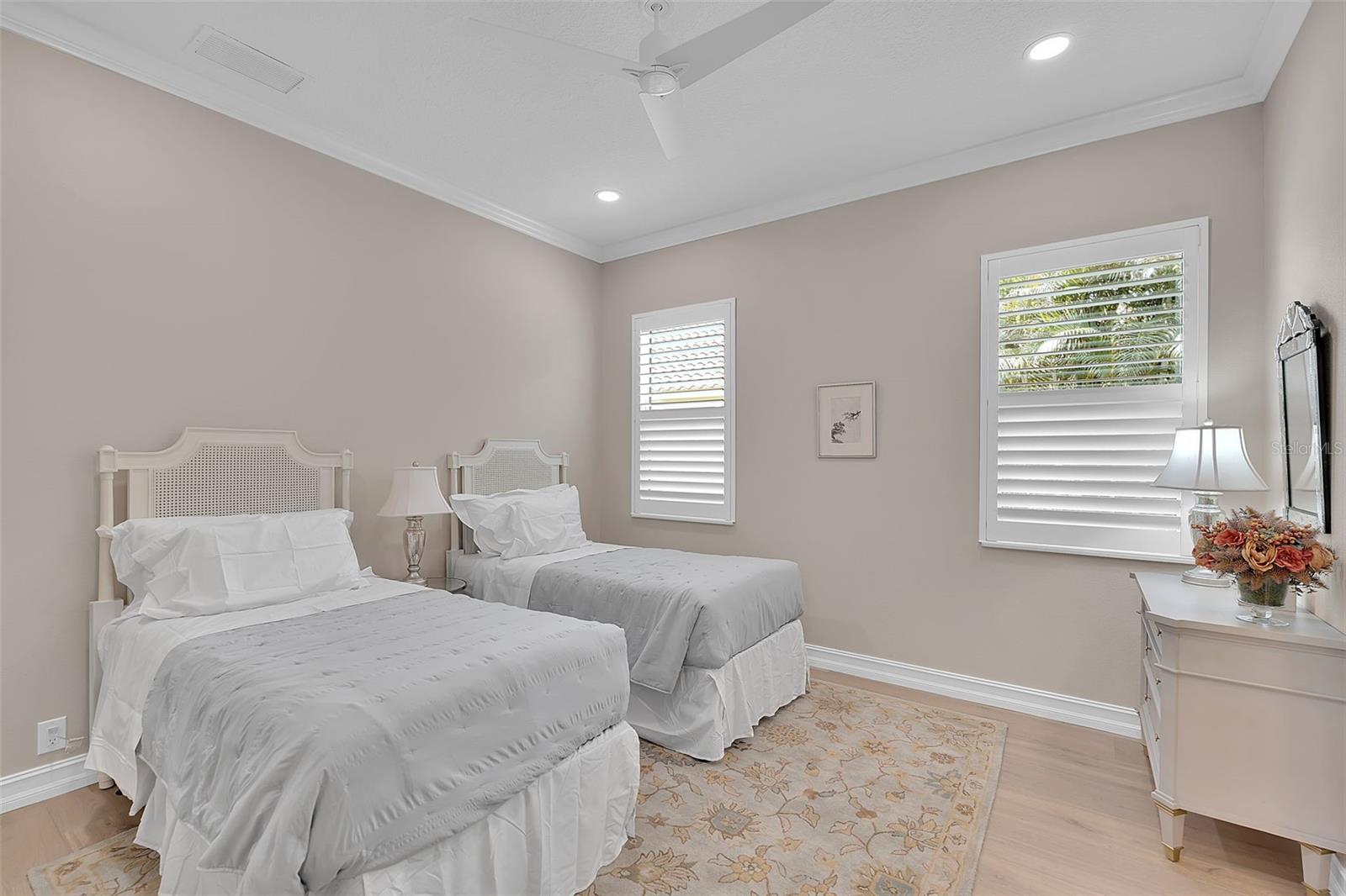 8986 BLOOMFIELD BLVD — photo 32