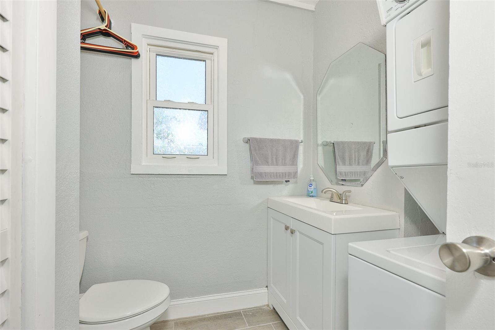 3242 KINGSTON ST N — photo 17