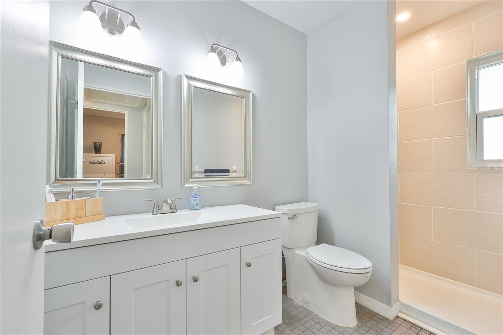 3242 KINGSTON ST N — photo 21