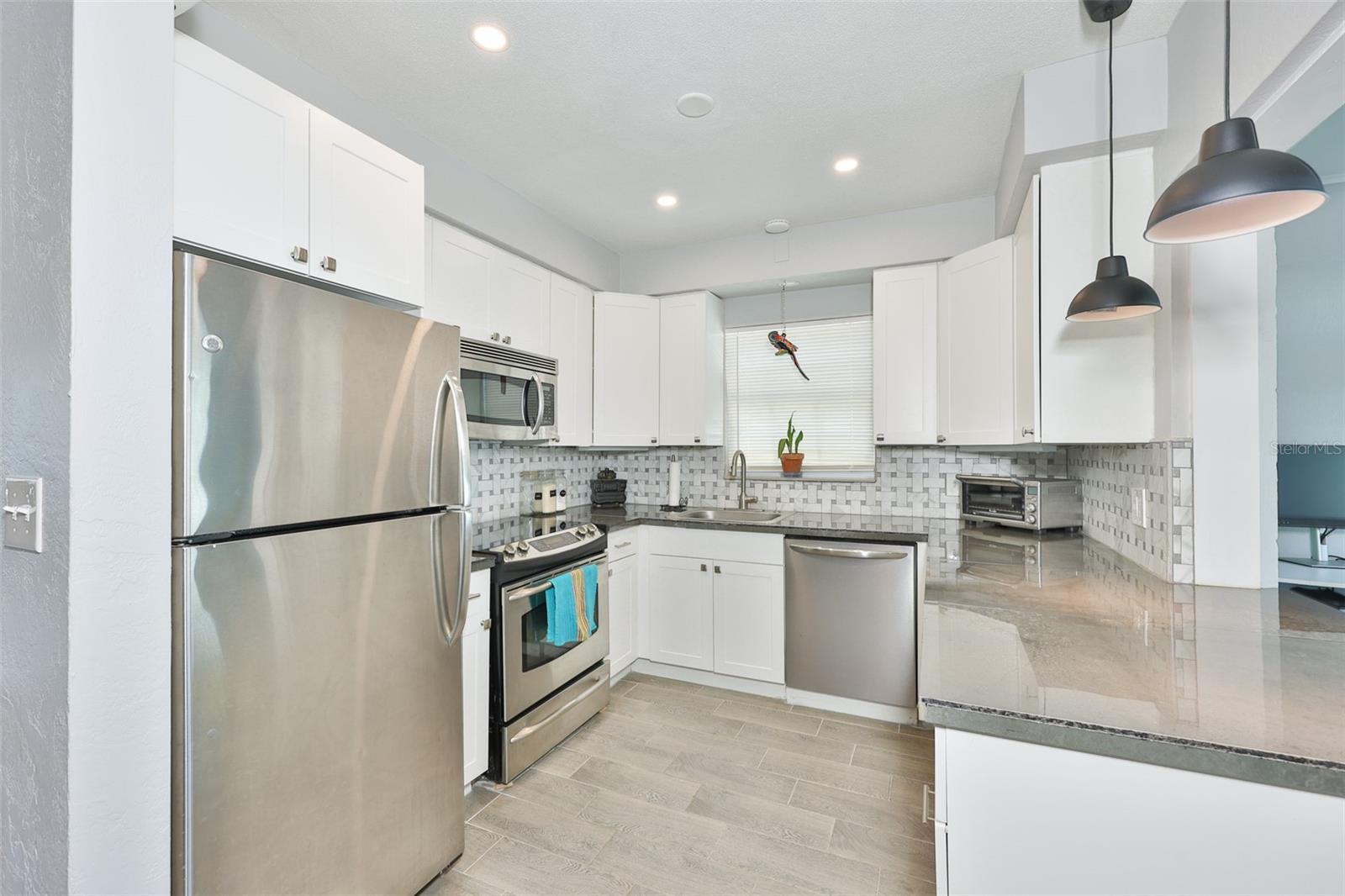 3242 KINGSTON ST N — photo 12