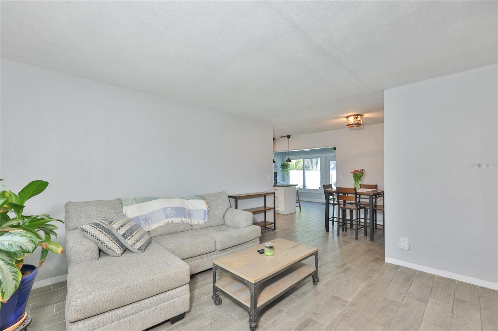 3242 KINGSTON ST N — photo 6