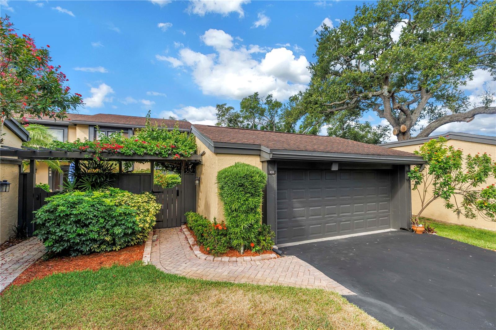 13300 INDIAN ROCKS RD #103 — photo 3