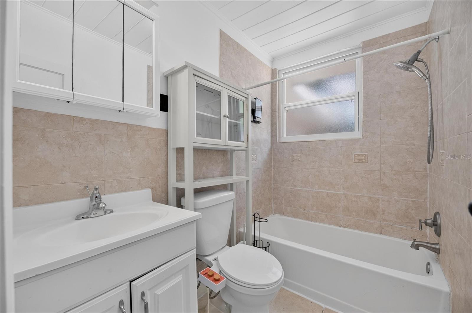 1005 E FLORA ST — photo 32