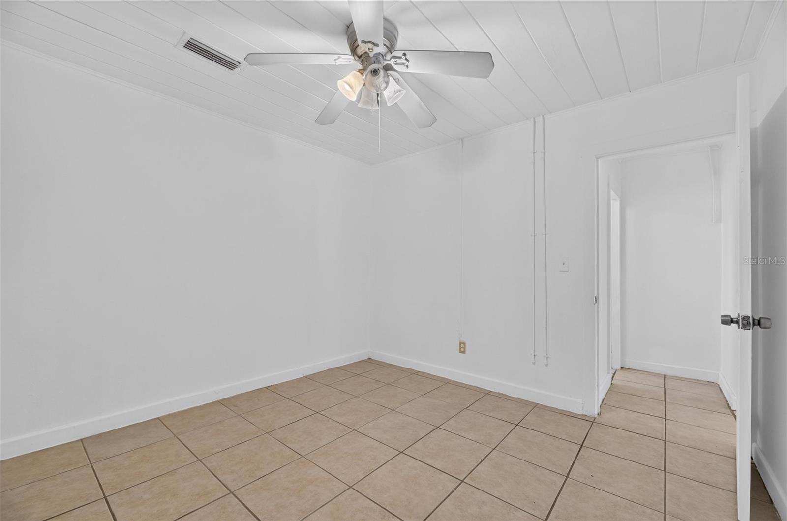 1005 E FLORA ST — photo 30
