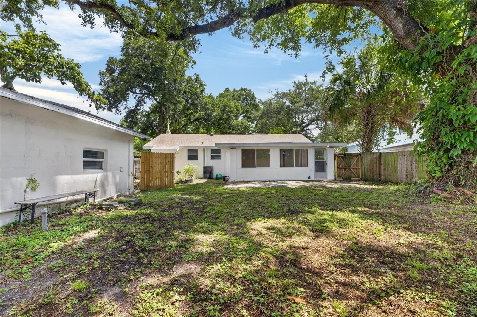 1005 E FLORA ST — photo 39