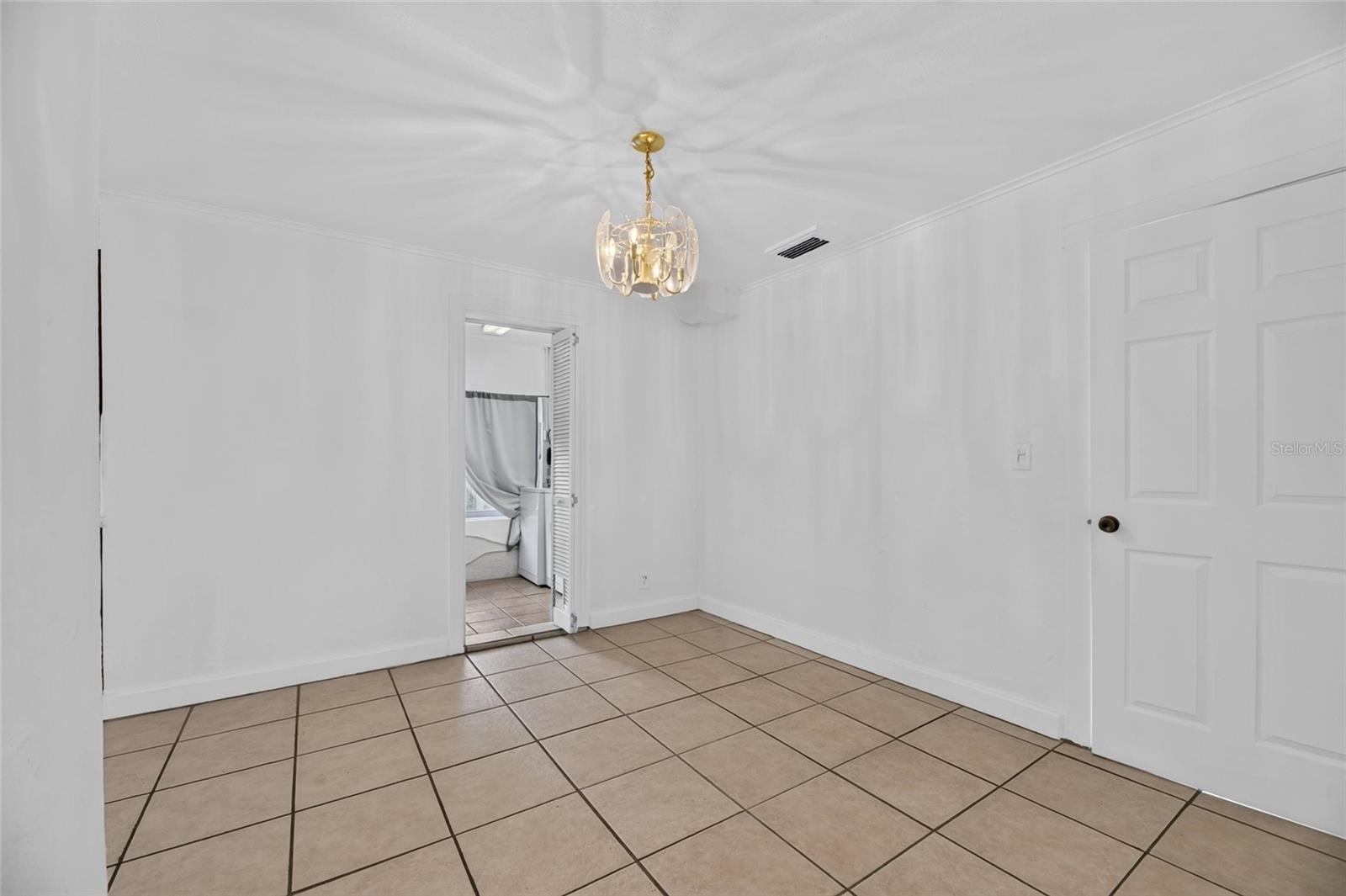 1005 E FLORA ST — photo 11