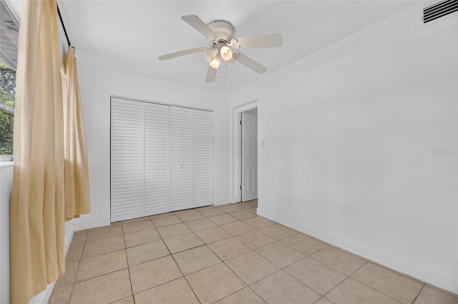 1005 E FLORA ST — photo 24