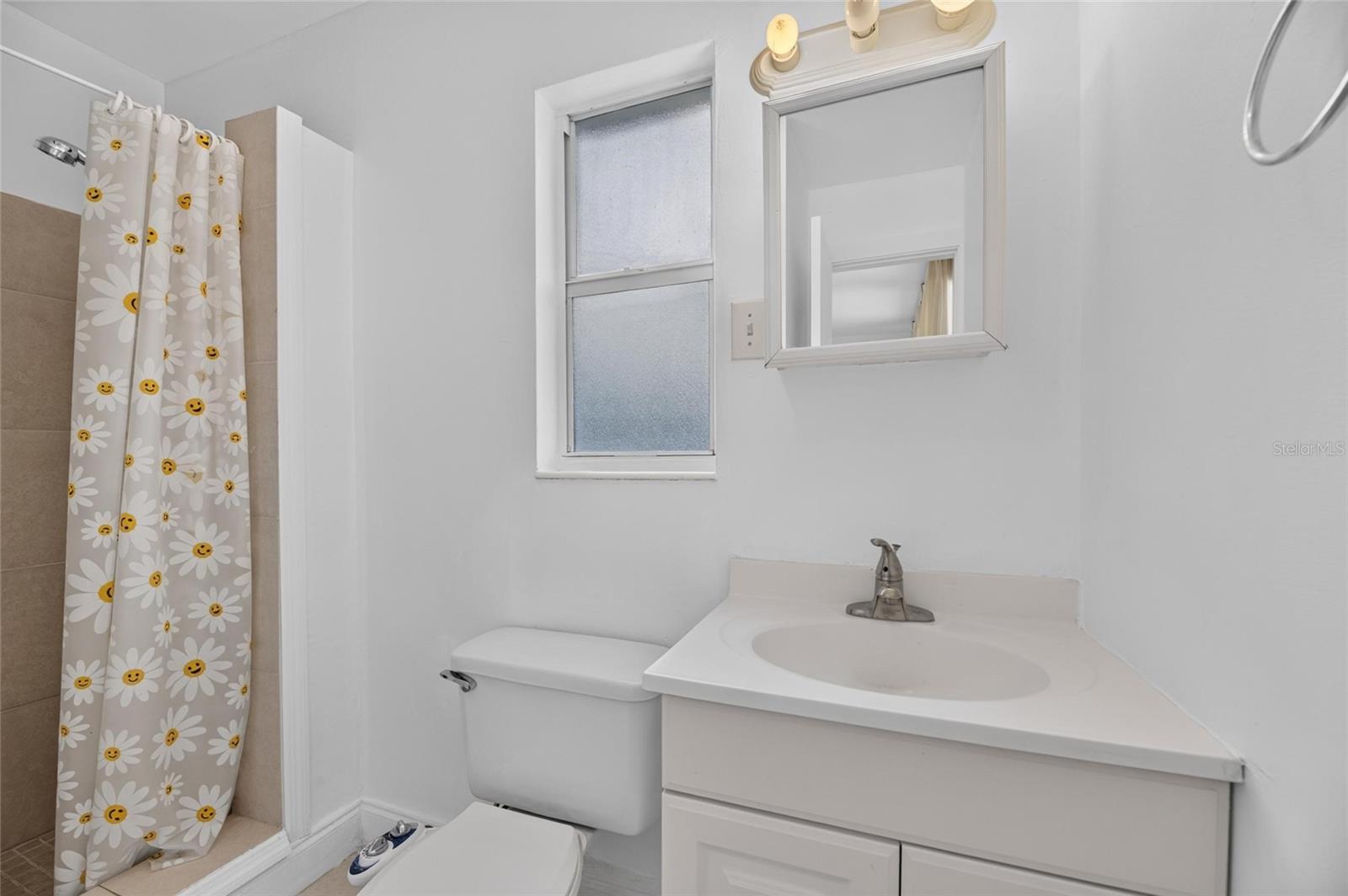 1005 E FLORA ST — photo 26