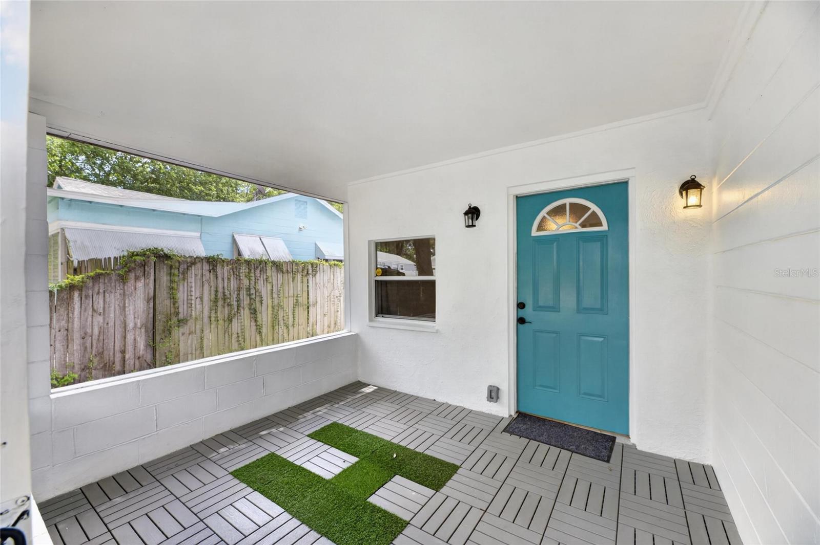 1005 E FLORA ST — photo 4