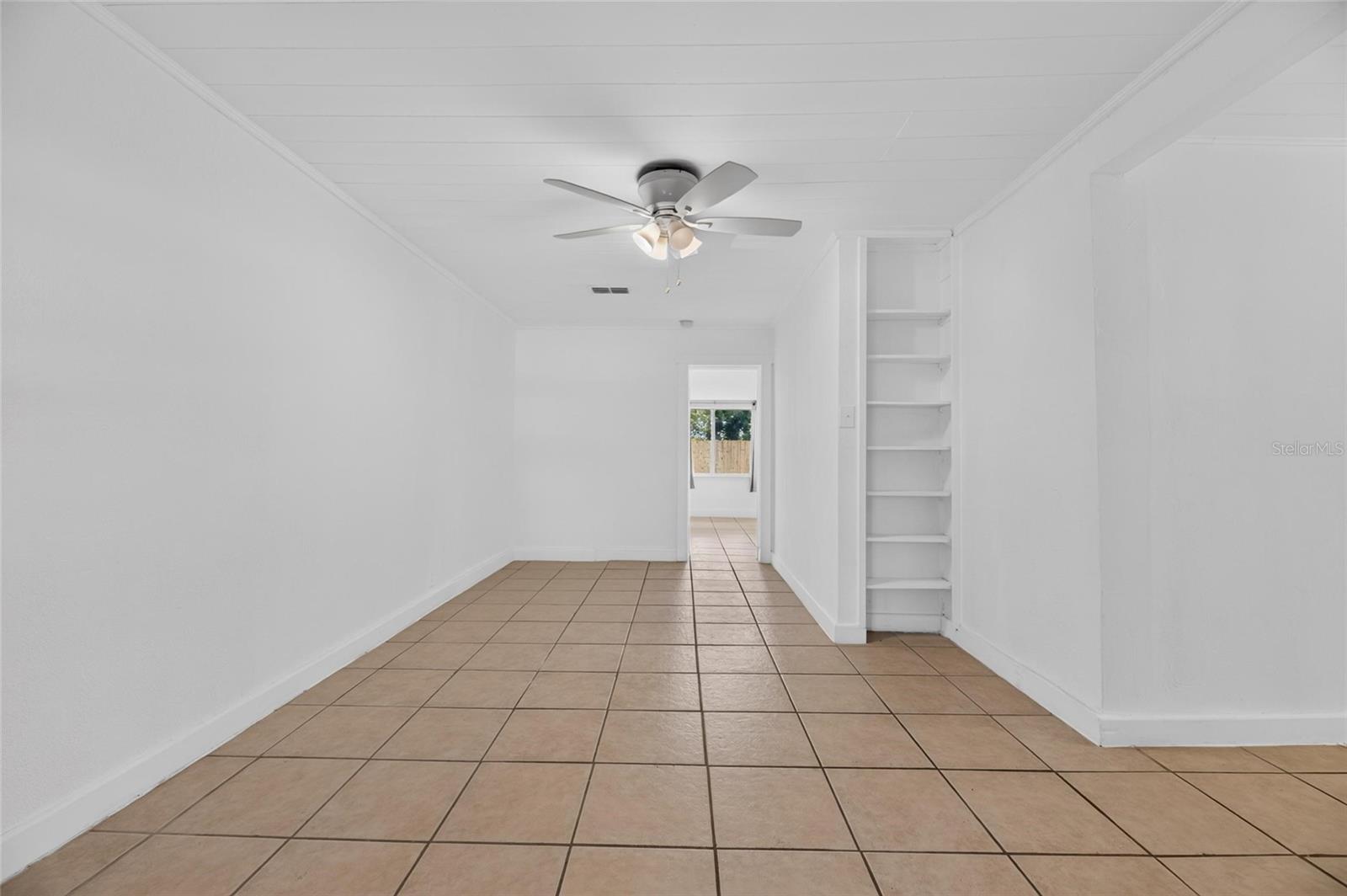 1005 E FLORA ST — photo 8